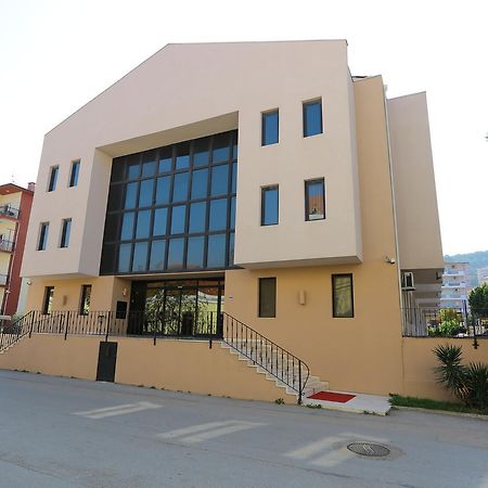 Montania Town Hotel Мудания Екстериор снимка