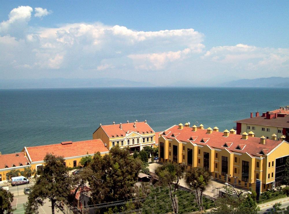 Montania Town Hotel Мудания Екстериор снимка