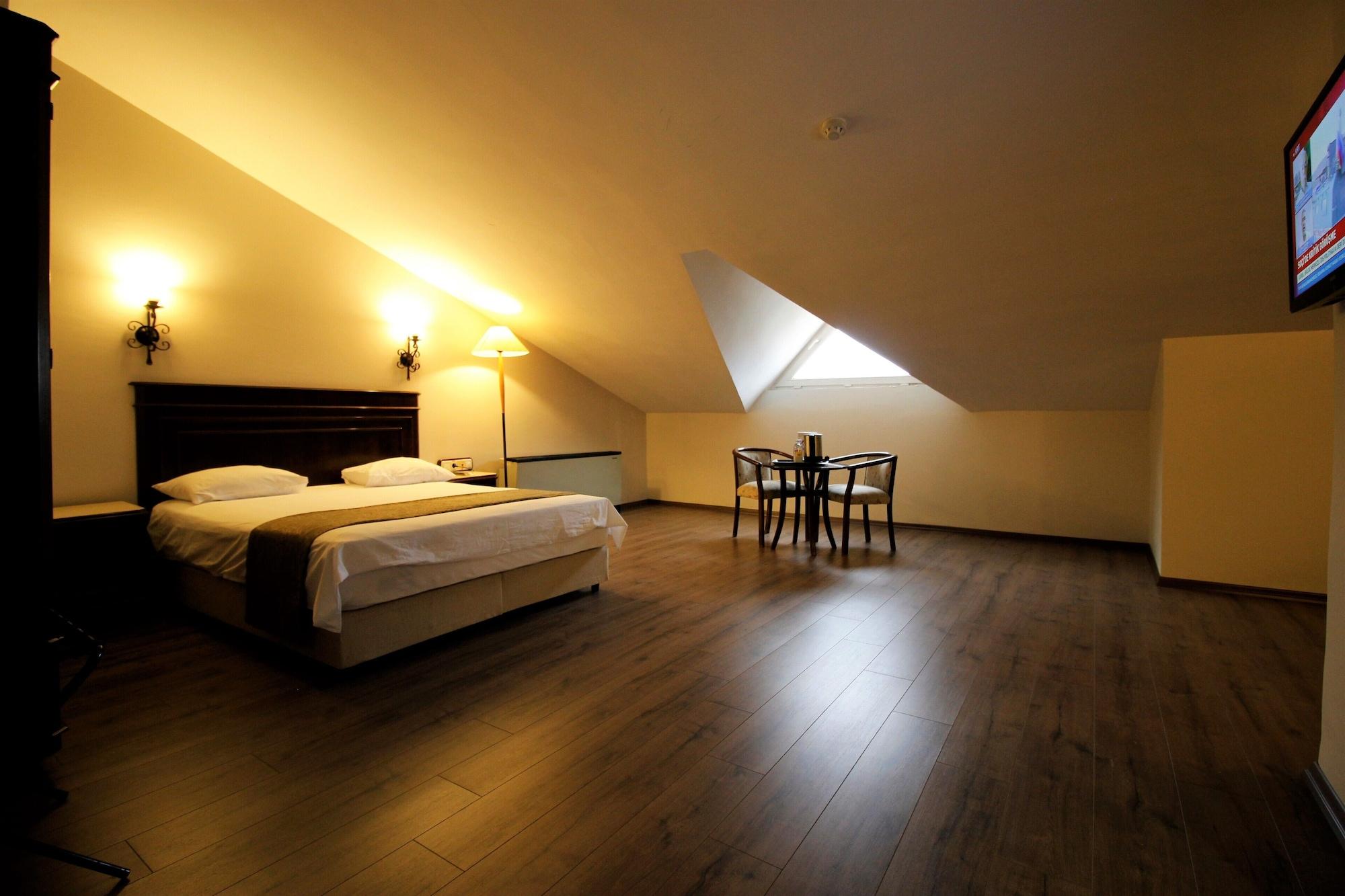 Montania Town Hotel Мудания Екстериор снимка