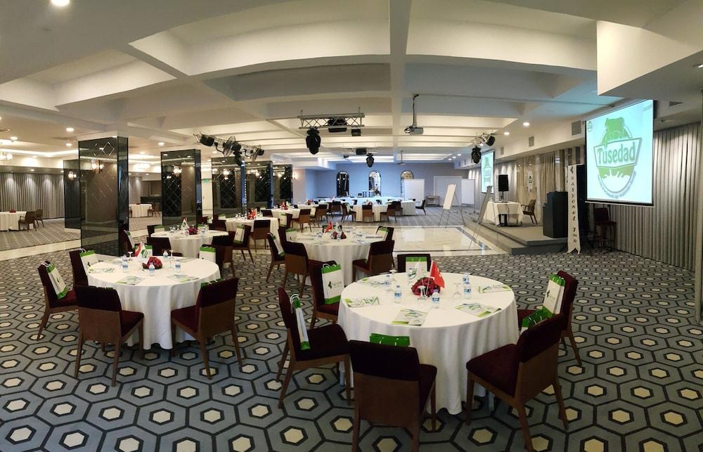 Montania Town Hotel Мудания Екстериор снимка