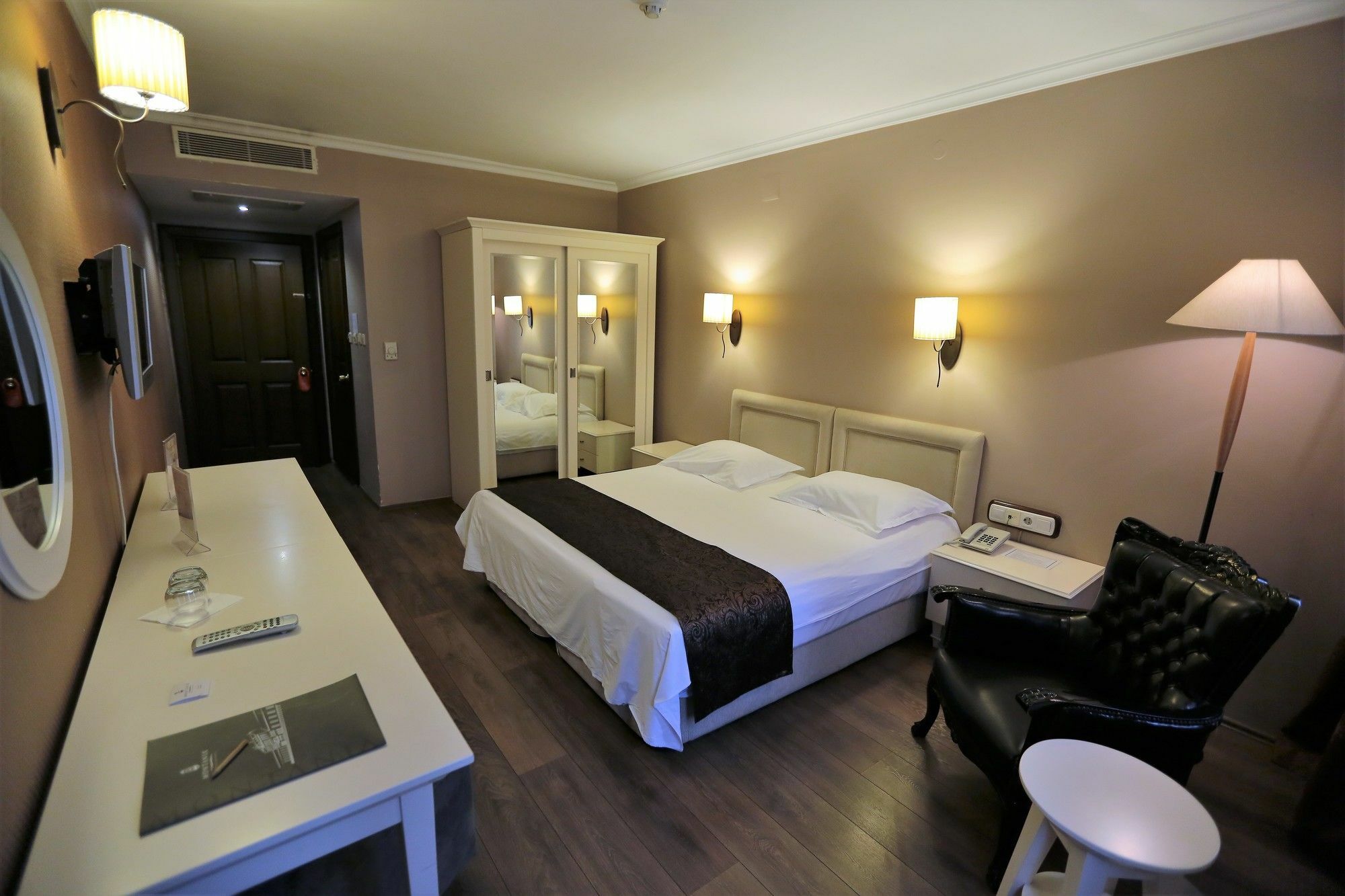 Montania Town Hotel Мудания Екстериор снимка