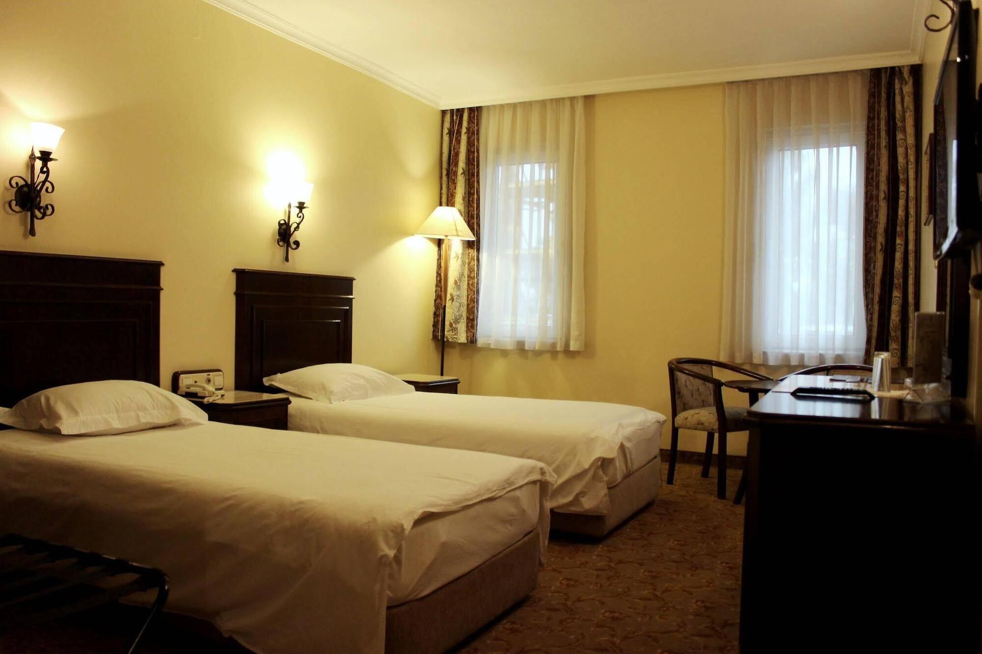 Montania Town Hotel Мудания Екстериор снимка