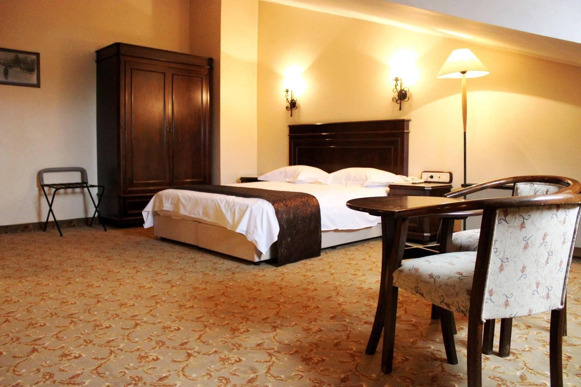 Montania Town Hotel Мудания Екстериор снимка